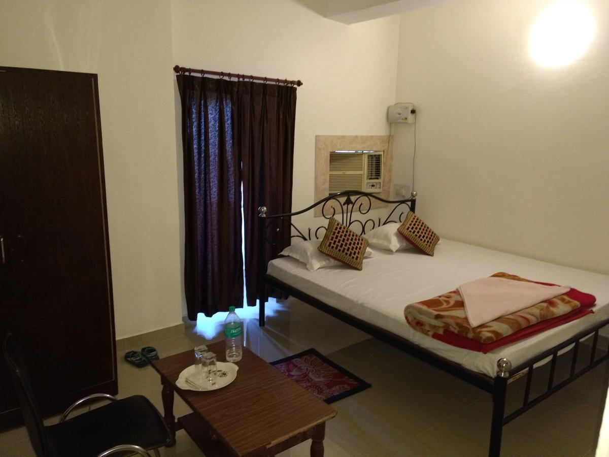 Hotel Shreya Bhuvanesvar Kültér fotó